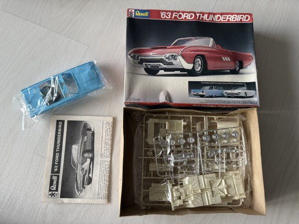 Rivell 1963 Ford Thunderbird Model Kit - Image 2