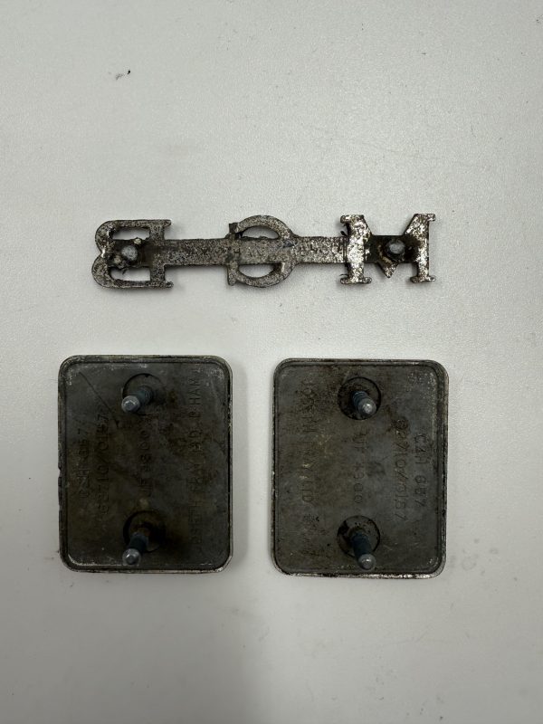 Original MGB Emblem Set - Trunk Badge and British Leyland Fender Emblems - Image 2