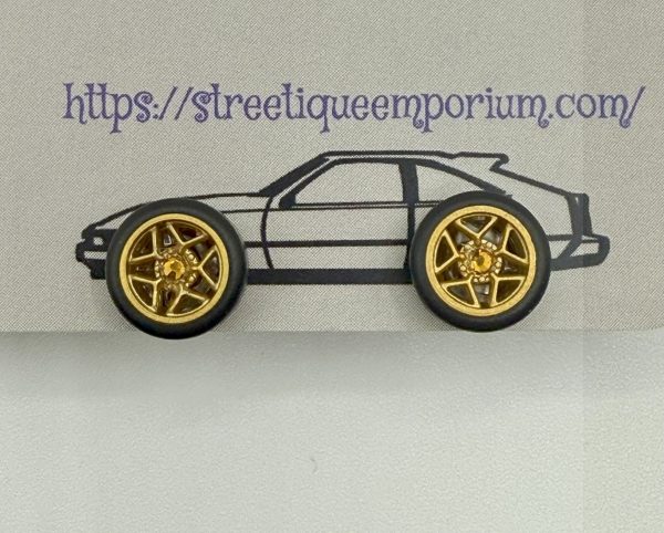 Diecast Wheel Stud Earrings (Gold Star Spoke w/ Gold Stone)
