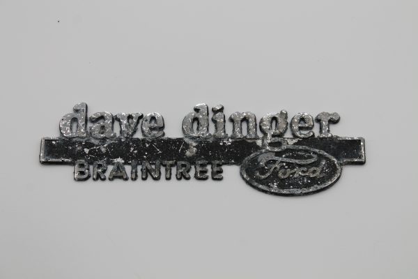 Dave Dinger Ford Braintree, MA Dealer Emblem - Metal