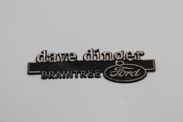 Dave Dinger Ford Braintree, MA Dealer Emblem - Plastic